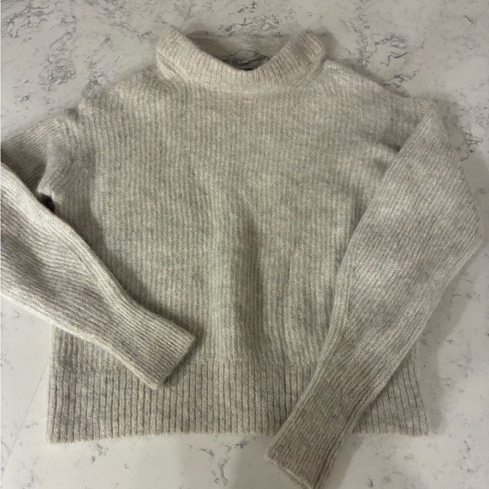 Everlane szS Light Gray Alpaca  🦙 blend Sweater